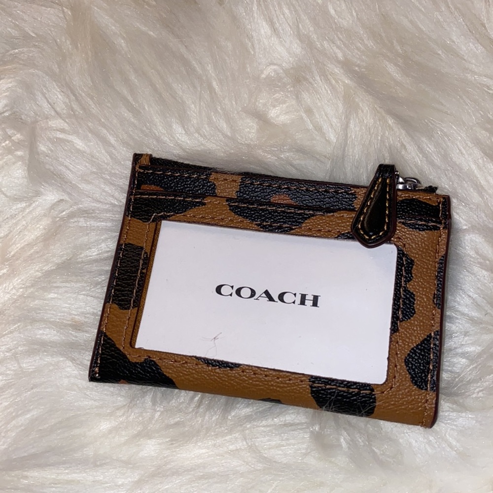 Coach Mini Skinny Card Case in Leopard Print - Picture 2 of 7